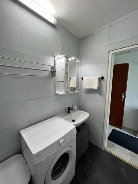 Ruhiges Und Klimatisiertes Apartment 슈투트가르트